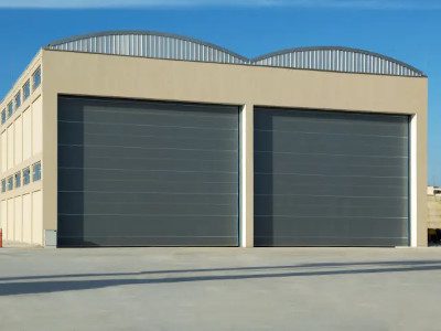 3 Mistakes to Avoid with Commercial Garage Doors